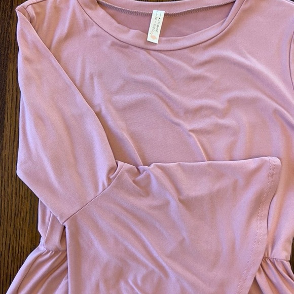 Maternity (can be worn as non-maternity) dress. - Picture 3 of 4